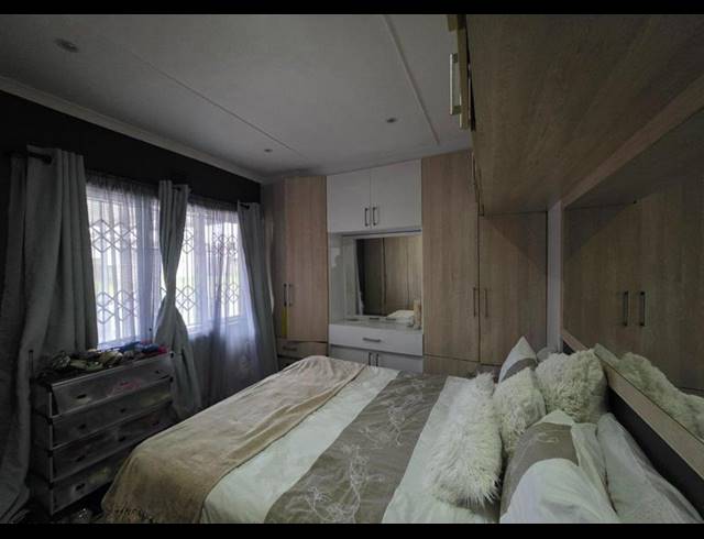 2 BEDROOM HOUSE FOR SALE IN REDCLIFFE